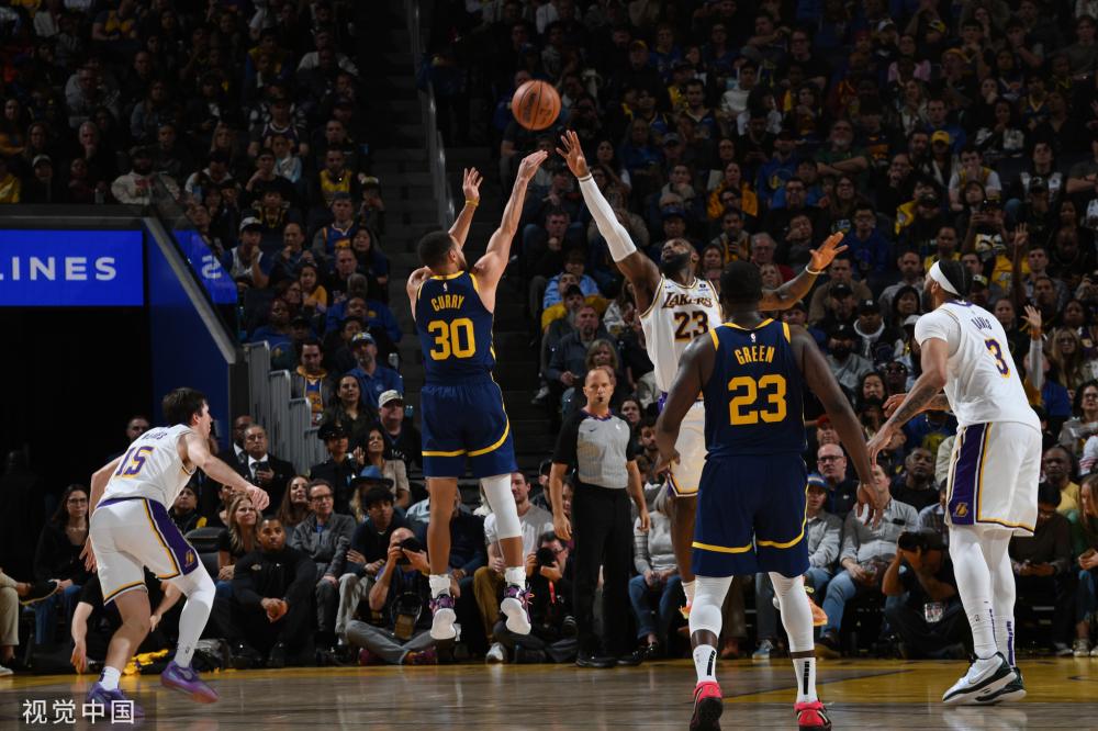 观众面临着 观众面临着